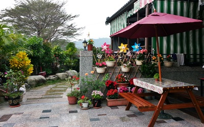 花園玫瑰民宿照片： 漂亮的庭院