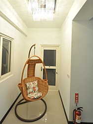 綠波浪森林會館照片： 二樓吊籃椅