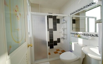 禾園觀霧民宿照片： 房間浴廁