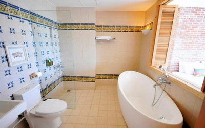 浪花旅店照片： 浴室