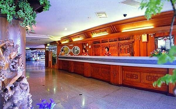 亞灣溫泉飯店照片： 飯店大廳