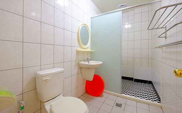 捷米民宿照片： 浴室空間
