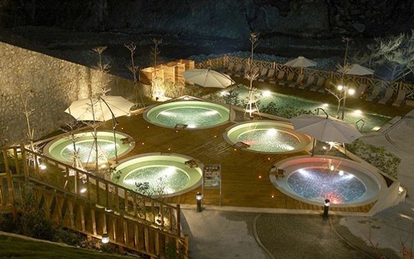 谷關溫泉養生會館照片： 戶外夜景