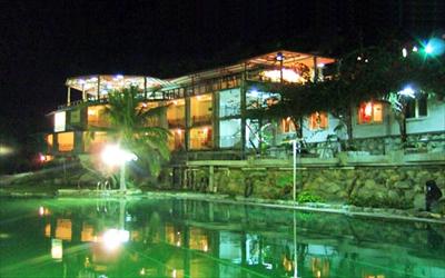 ㄚ一ㄚ旺溫泉渡假村照片： 民宿夜景