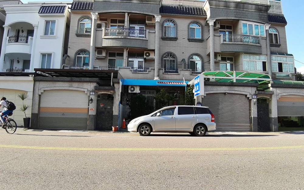 市區海邊海民宿照片： 建築物 外觀