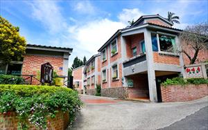 「紅磚屋特色民宿」主要建物圖片