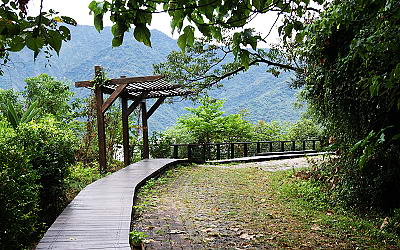 茂林谷照片：  CR=「茂林國家風景區」官網