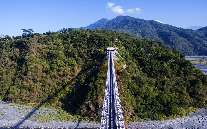 山川琉璃吊橋
