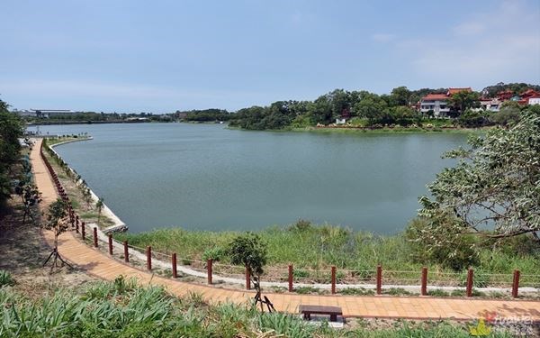 龍昇湖步道