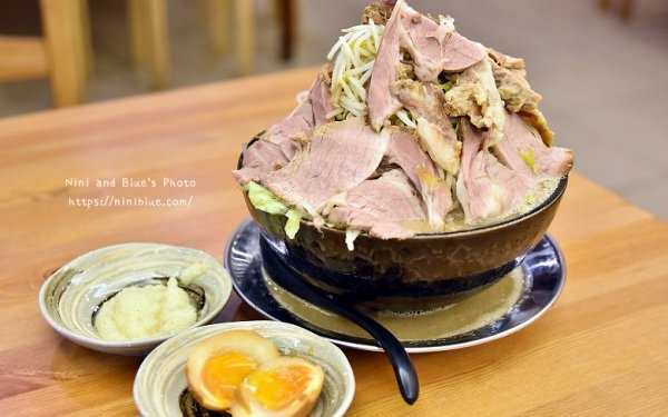 照片：「Nini and Blue」BLOG