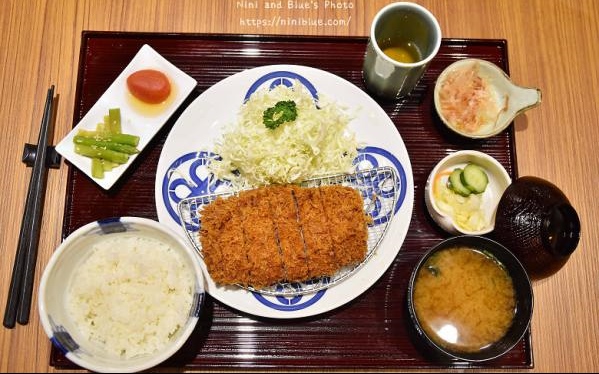 照片：「Nini and Blue」BLOG