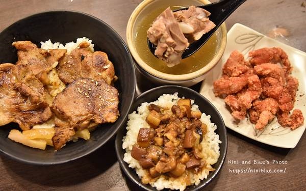 照片：「Nini and Blue」BLOG