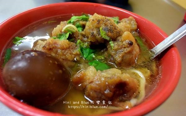 照片：「Nini and Blue」BLOG