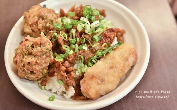 照片：「Nini and Blue」BLOG