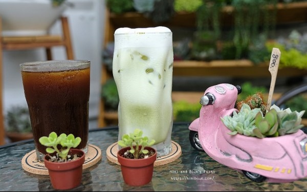 照片：「Nini and Blue」BLOG