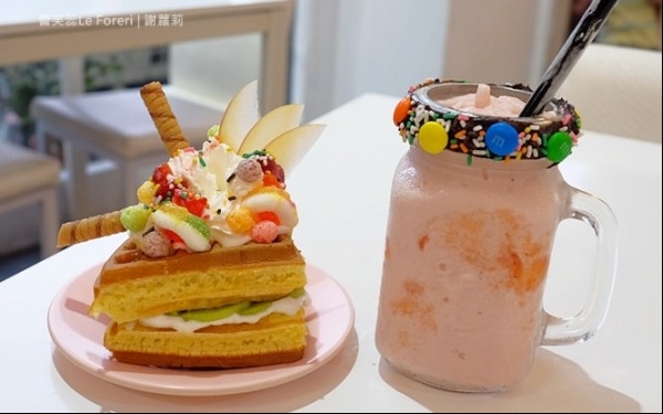 照片：「謝蘿莉」BLOG