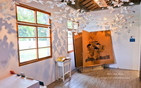 照片：「Nini and Blue」BLOG