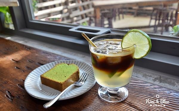 照片：「Nini and Blue」BLOG