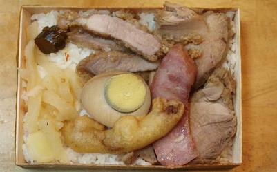 照片：「妮可」BLOG