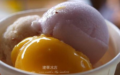 照片：「妮可」BLOG
