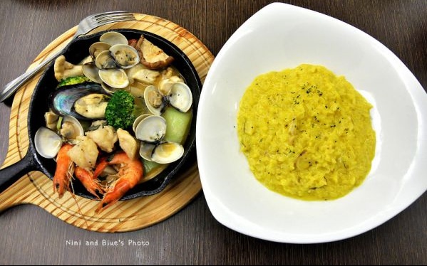照片：「Nini and Blue」BLOG