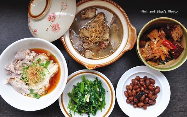 照片：「Nini and Blue」BLOG